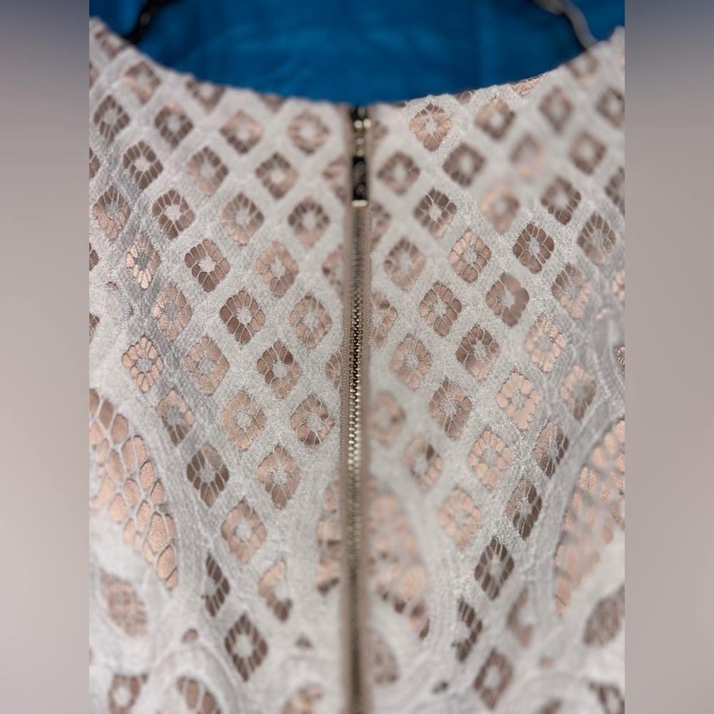 Eliza J Cream lace overlay 3/4 bell sleeve fit & flare mini dress women’s 14 - Picture 13 of 16